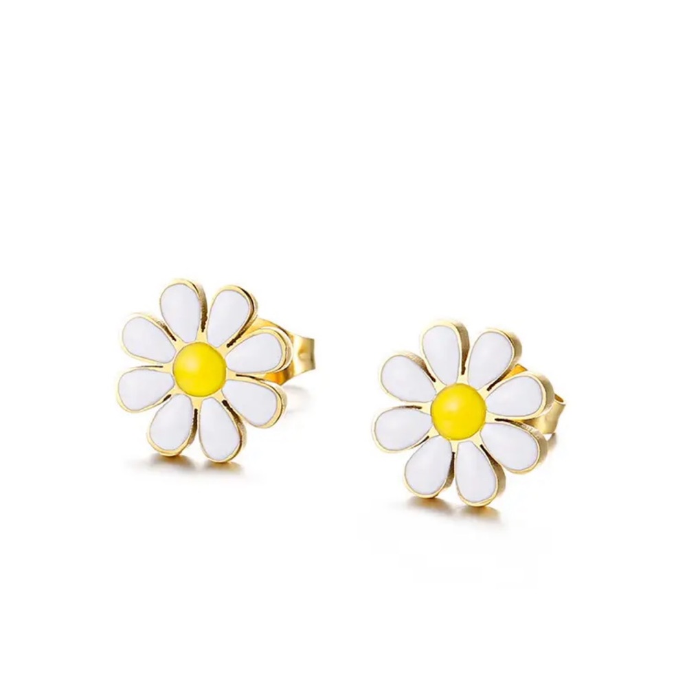 ◾️18k Gold Plated White Enamel Daisy Stud Earrings